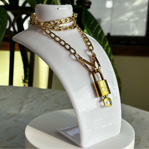 Louis Vuitton lock and key #310 Golden LV LOCK & KEY - Picture 3 of 7